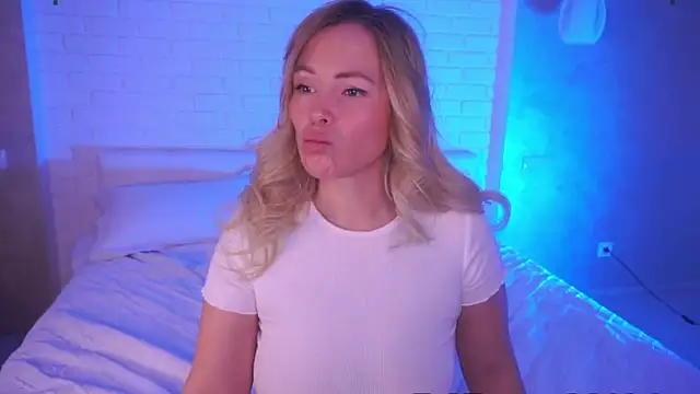 Snapshot of Charming_Daphny chatting on March 1, 6:35 am Charming Daphny online show from March 1, 6:35 am