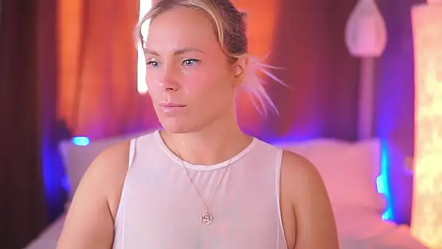 Snapshot of Charming_Daphny chatting on September 14, 6:01 am Charming Daphny online show from September 14, 6:01 am