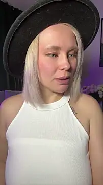 Charming Daphny online show from April 29, 7:01 am