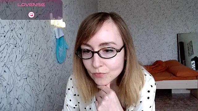 Athena Richards online show from May 8, 9:47 am