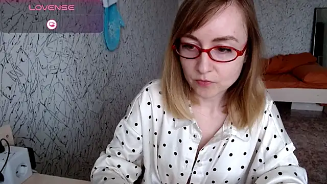 Athena Richards online show from May 24, 9:36 am