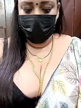 Snapshot of ashikaa_r chatting on January 7, 9:03 pm ashikaa r online show from January 7, 9:03 pm