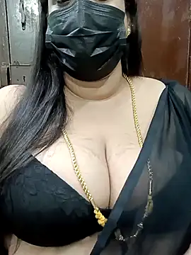 Snapshot of ashikaa_r chatting on February 9, 1:03 pm ashikaa r online show from February 9, 1:03 pm