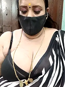 Snapshot of ashikaa_r chatting on November 2, 6:10 pm ashikaa r online show from November 2, 6:10 pm