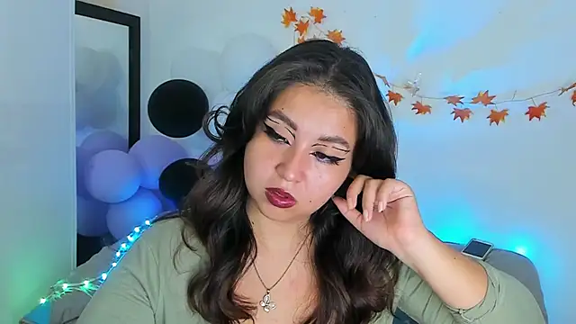 LiahDiaz online show from December 4, 2:15 pm