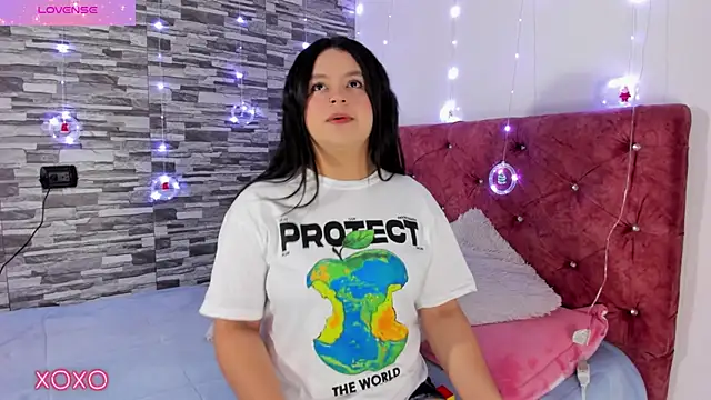 skyhotgirll online show from December 12, 7:04 pm