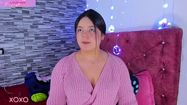 skyhotgirll online show from December 27, 10:37 pm