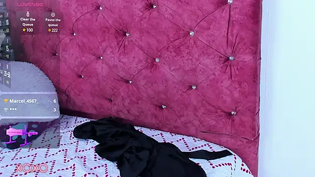 skyhotgirll online show from February 19, 9:25 pm