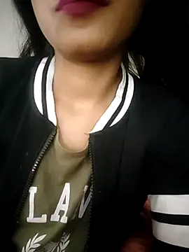 Snapshot of Hot_Goldengirl chatting on February 26, 5:28 pm Hot Goldengirl online show from February 26, 5:28 pm