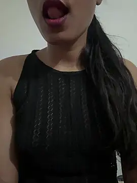 Snapshot of Hot_Goldengirl chatting on June 24, 10:25 am Hot Goldengirl online show from June 24, 10:25 am