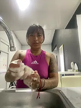 Snapshot of luisa16xxx chatting on March 1, 9:15 pm luisa16xxx online show from March 1, 9:15 pm