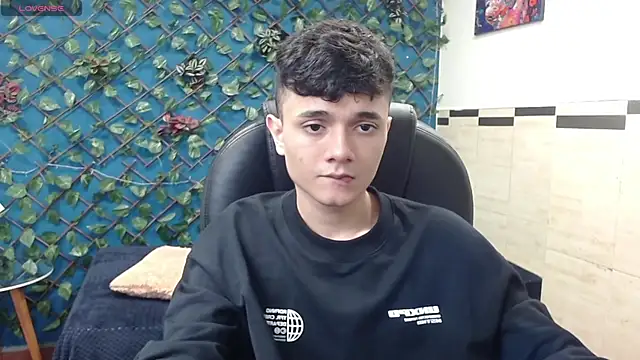 Snapshot of Waturox chatting on January 28, 7:21 pm Waturox online show from January 28, 7:21 pm