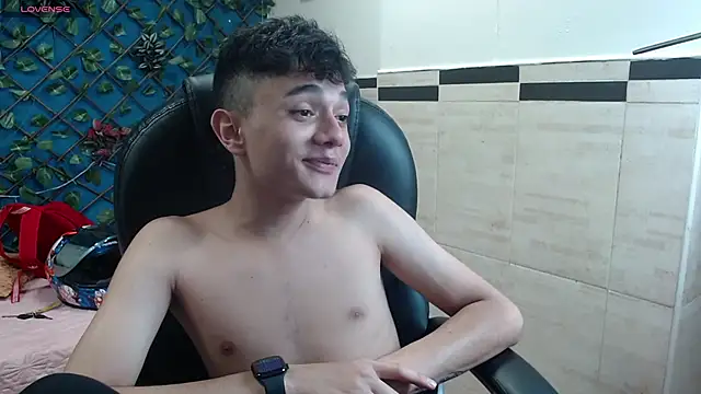 Snapshot of Waturox chatting on October 28, 7:16 pm Waturox online show from October 28, 7:16 pm