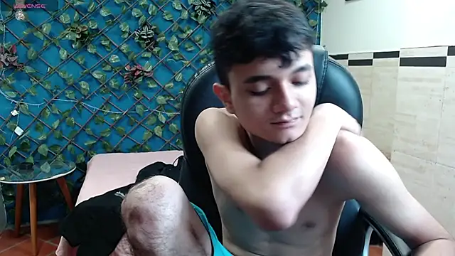 Snapshot of Waturox chatting on November 11, 7:14 pm Waturox online show from November 11, 7:14 pm