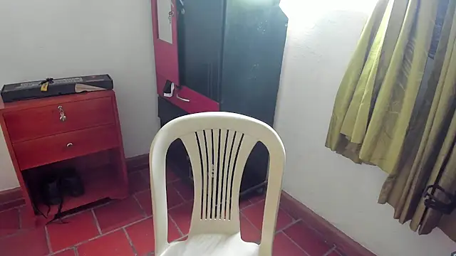 Snapshot of Waturox chatting on November 19, 4:18 pm Waturox online show from November 19, 4:18 pm