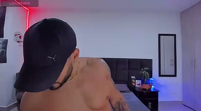 Alexander Martines online show from January 15, 11:51 pm