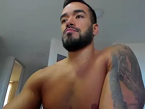 Alexander Martines online show from October 25, 9:20 pm