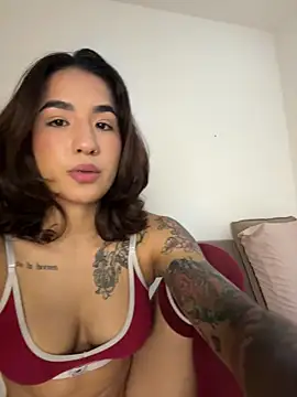 Snapshot of VictoriaHiill chatting on July 10, 7:16 pm VictoriaHiill online show from July 10, 7:16 pm
