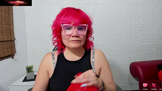 Salomeediaz  online show from February 14, 9:10 pm