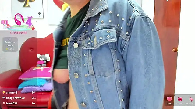 Snapshot of Salomeediaz_ chatting on February 8, 9:13 am Salomeediaz online show from February 8, 9:13 am