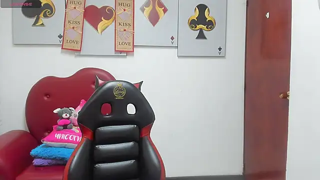 Snapshot of Salomeediaz_ chatting on February 13, 9:11 pm Salomeediaz online show from February 13, 9:11 pm