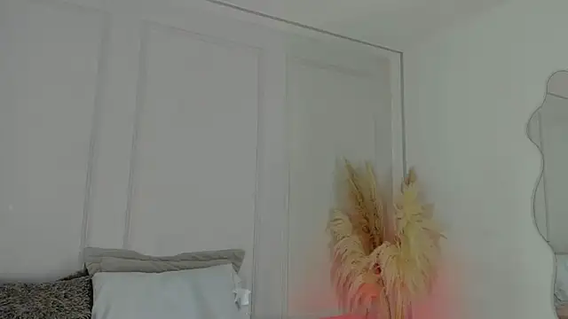 Snapshot of Mariapettit chatting on June 10, 4:34 am Mariapettit online show from June 10, 4:34 am
