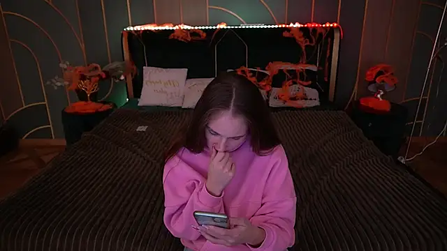 PamelaXX  online show from October 24, 8:05 pm