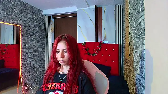 mildre303av online show from November 20, 7:35 pm