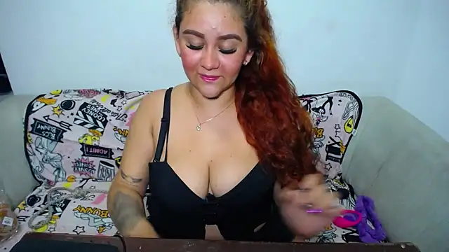 loly bigbooty4u online show from January 19, 4:01 am