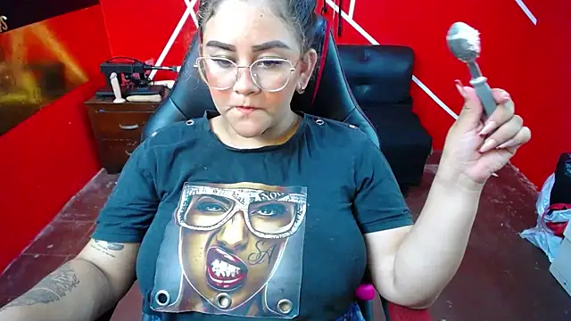 loly bigbooty4u online show from December 14, 8:24 pm