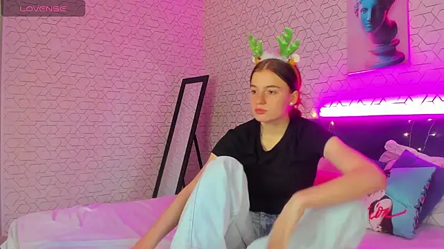 Snapshot of Stacey_Brown chatting on December 17, 4:56 am Stacey Brown online show from December 17, 4:56 am