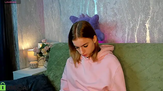 Snapshot of Stacey_Brown chatting on December 19, 1:01 am Stacey Brown online show from December 19, 1:01 am