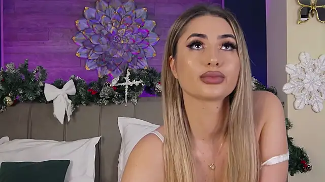 LoraDevine online show from December 19, 8:38 pm