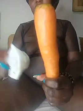 Snapshot of melaninebony1 chatting on June 12, 7:46 pm melaninebony1 online show from June 12, 7:46 pm