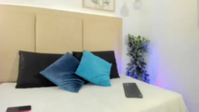 Snapshot of Natasha_Smith09 chatting on February 12, 3:29 am Natasha Smith09 online show from February 12, 3:29 am