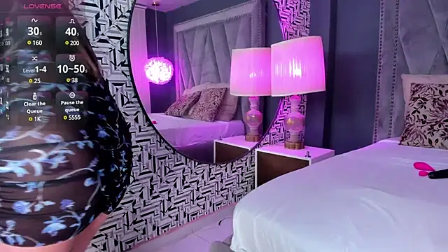 Hotsamantamature online show from March 4, 7:43 pm