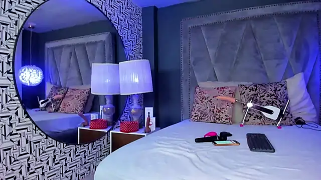 Hotsamantamature online show from March 5, 7:38 pm