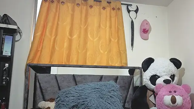 Hotsamantamature online show from October 9, 9:46 pm