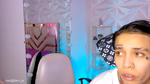 Jonesliam23 online show from May 28, 7:22 pm