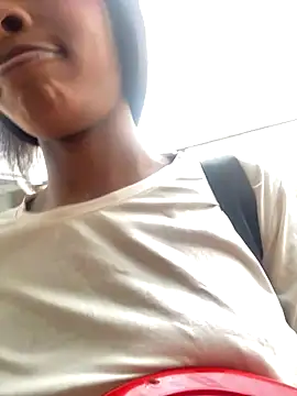 Snapshot of adaraSmiith chatting on December 4, 7:34 pm adaraSmiith online show from December 4, 7:34 pm