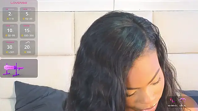 adaraSmiith online show from March 9, 1:04 pm