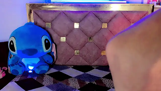 the-horus-girl online show from December 14, 7:36 pm