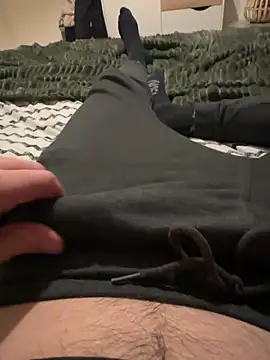 Snapshot of roro1133 chatting on December 9, 6:46 pm roro1133 online show from December 9, 6:46 pm