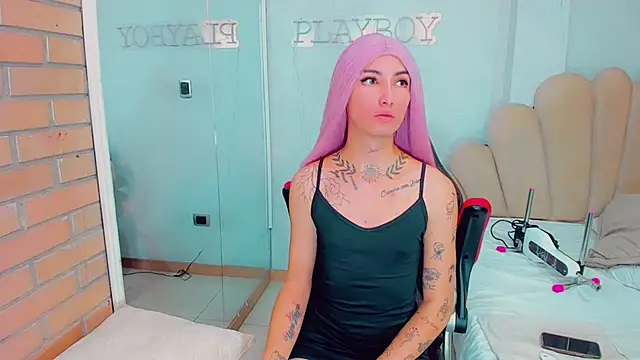 EmilyySaenz online show from January 30, 4:34 pm