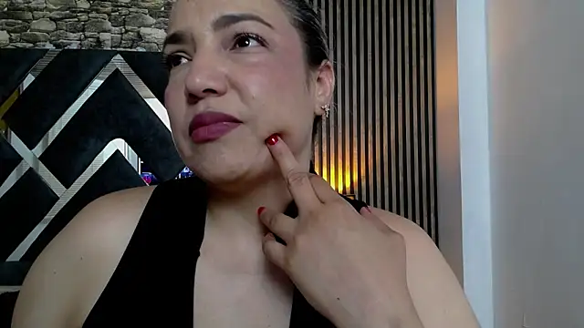 marie hss online show from March 25, 8:04 pm