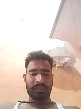 Snapshot of Jamesbonddeshi chatting on September 28, 6:19 am Jamesbonddeshi online show from September 28, 6:19 am