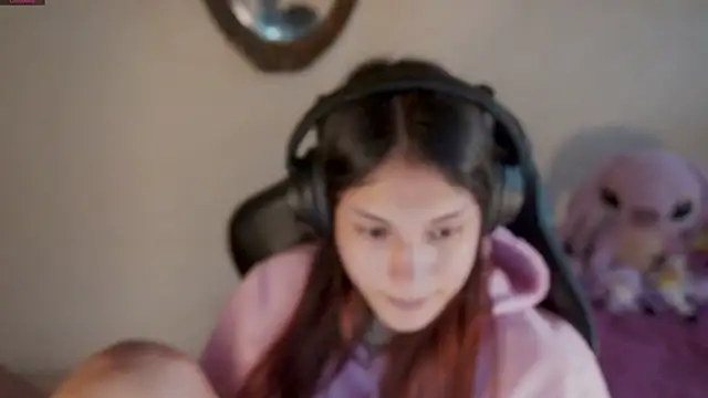 Snapshot of xofix chatting on March 20, 8:19 pm xofix online show from March 20, 8:19 pm