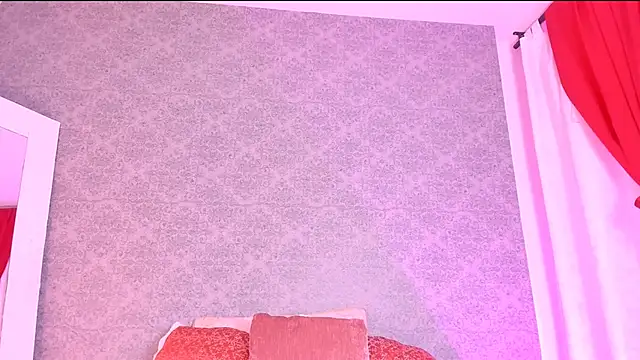 Snapshot of CatrinaRossi chatting on December 28, 7:54 pm CatrinaRossi online show from December 28, 7:54 pm