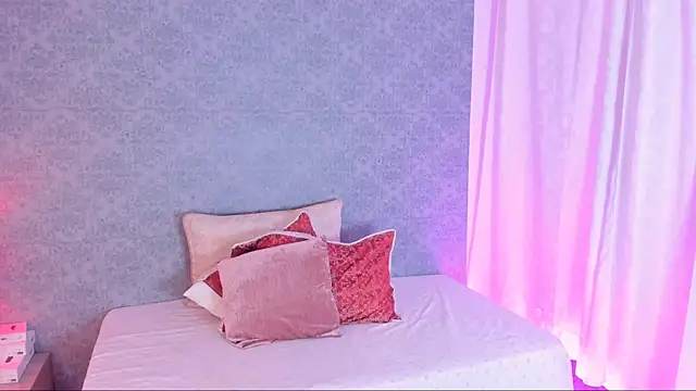 Snapshot of CatrinaRossi chatting on January 22, 8:06 pm CatrinaRossi online show from January 22, 8:06 pm