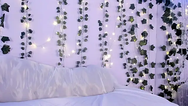 Snapshot of Natasha_Nasty2 chatting on December 24, 12:44 pm Natasha Nasty2 online show from December 24, 12:44 pm